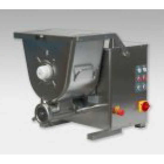 Волчок Мясорубка мешалка С/Е 701 (3 решетки + 2 ножа) Мясорубка промышленная 32-98 C/E 701 с автоматической подачей и со смешивающейся системой. Емкость бункера 42 л Универсальная, эффективная и безопасная мясорубка. Используется в пищевой промышленности, в том числе на предприятиях общепита, на фабриках-кухнях и в универсамах. - 1